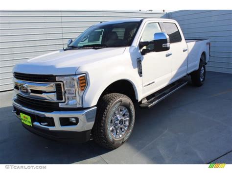 2019 Oxford White Ford F350 Super Duty Xlt Crew Cab 4x4 135943370