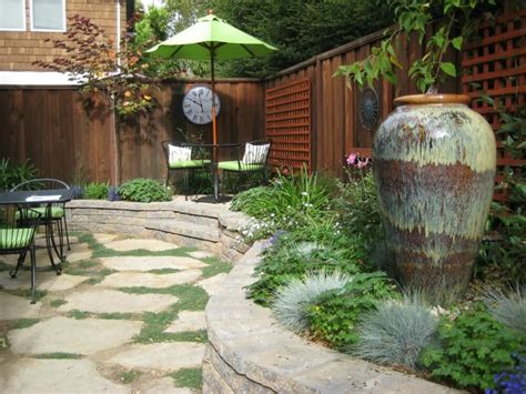 If you've never tackled a landscape design before, you might be overwhelmed by all the choices you can make. Landscaping tips for San Diego Landscape Design ...