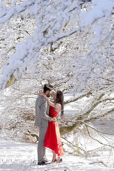 24 Winter Engagement Photos That Will Warm Your Heart Oh So Perfect Proposal