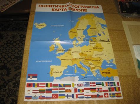 Poster Političko geografska karta Evrope i zastave Kupindo com