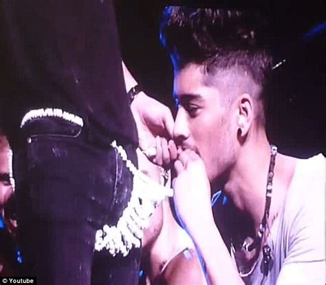 Now Harry Styles Gets Hands On With One Directions Zayn Malik As He Grips His Privates Daily