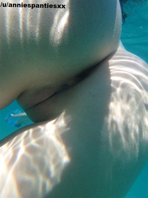 Underwater Pussy Porn Pic