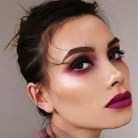 Dramatic Smokes For The Fall Get Your Fall Makeup Essentials From The Makeup Club Halloween