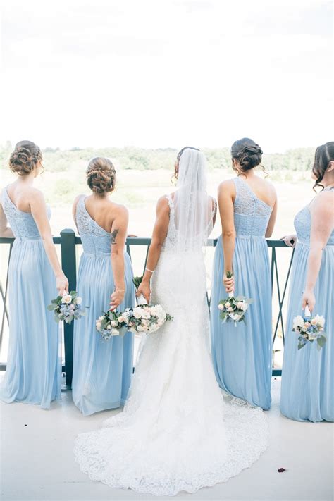 How To Have A Classic Summer Wedding In Ice Blue