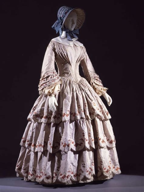 1845 Italy Womens Walikng Dress Silk Taffetas And Damasked