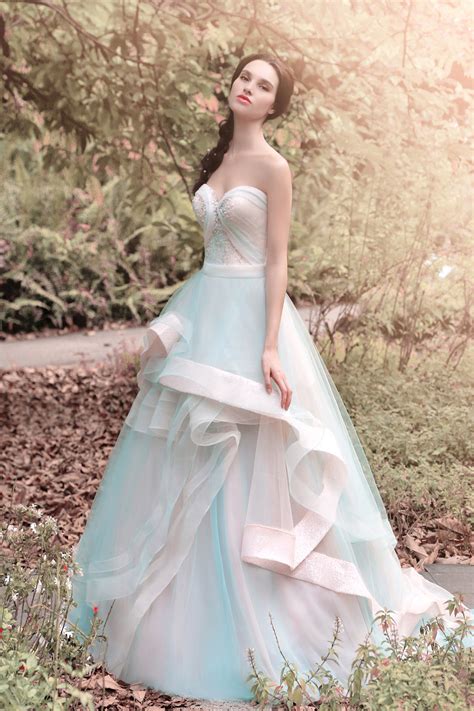 At bridal concept, our large collection of couture wedding. Designer Dinner Dress Singapore | Luxury Evening Gown Rental