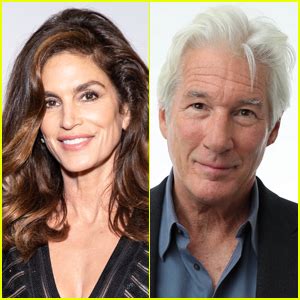 Cindy Crawford Makes Rare Comments About Being Married To Richard Gere