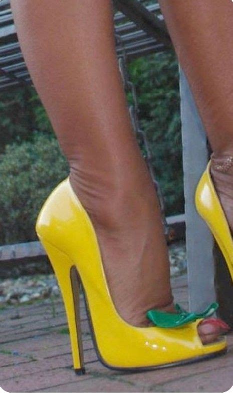pin en hot high heels