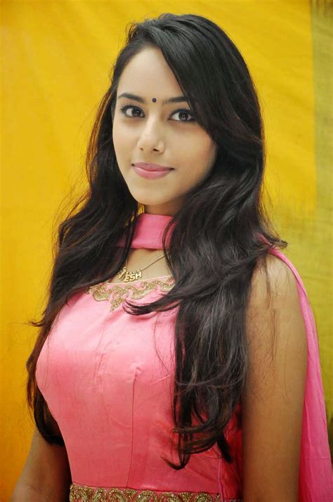 Tamil Actress Vinitha Latest Cute Stills Photo Shoot Gallery Actresshot Picswallpapers