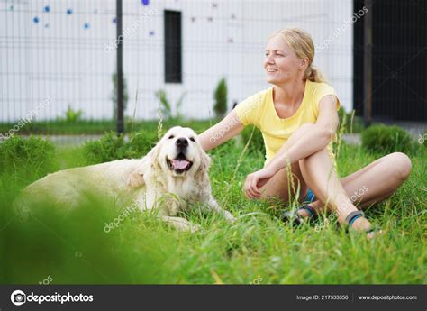 Une Femme Fait Lamour Avec Un Chien Chien Nouvelles