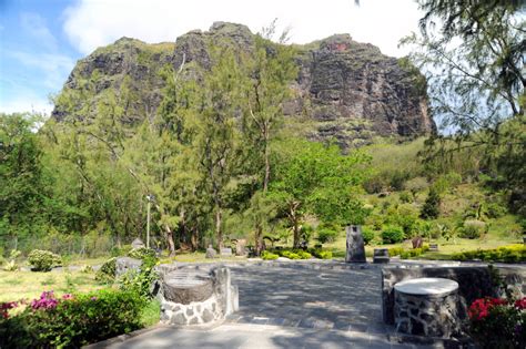 A Hike Through History Climbing Le Morne Brabant Bradt Guides