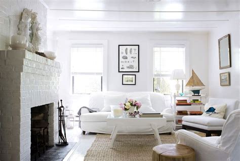 How To Decorate A Living Room With White Walls Bruin Blog