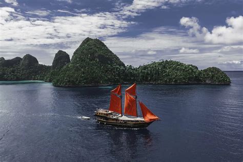 Calico Jack Liveaboard Luxury Diving Adventures In Indonesia