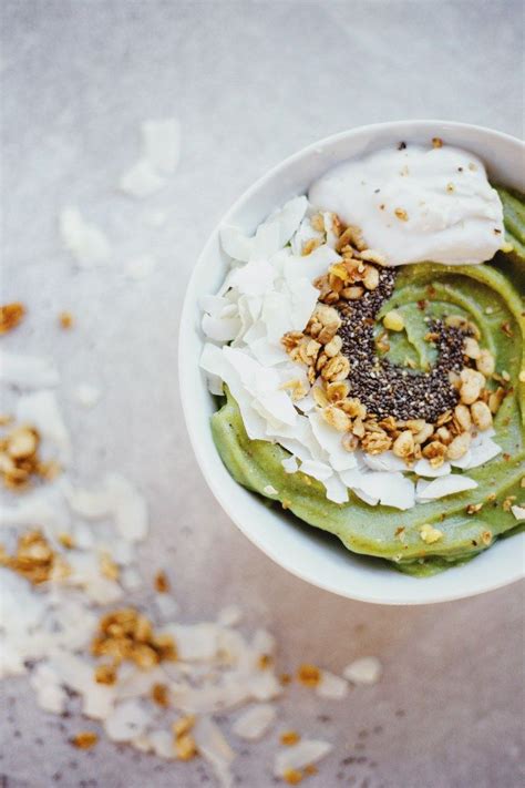 Creamy Coconut Matcha Smoothie Bowl In 2020 Matcha Smoothie Smoothie