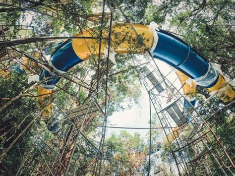 Whether the choice is to go on ropes, try out amusement park rides or brave through obstacles, this penang theme park is a haven where you can break your limits and. Escape Theme Park in Penang has an insane 1.1km long Water ...