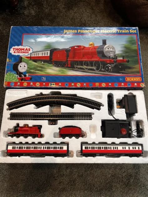 Hornby James Passenger Electric Train Set R9073 Thomas And Friends £143