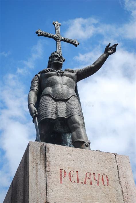 Don Pelayo Statue Foto De Stock Imagem De Cultura Monumento 143069424