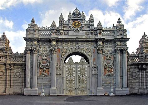 Fabulous Palaces To Visit In Istanbul Dolmabahçe Palace Istanbul