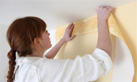 Use Wallpaper Fixing Services To Remove Your Wallpaper Problems