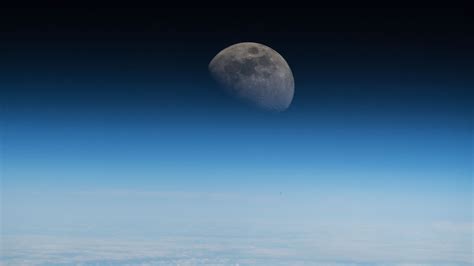 Astronaut Captures Stunning Photo Of The Moon From Space Bt