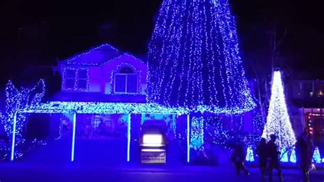 Awesome Christmas Light Show Youtube