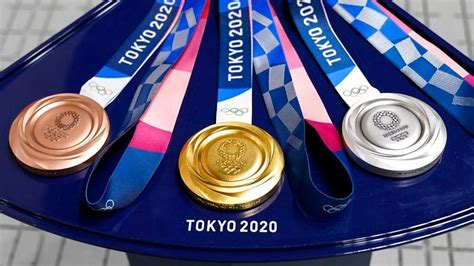 Olympic Medal Tally Tokyo Olympics Usa Tops The Gold And Overall