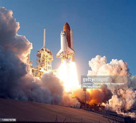 Discovery Sts 133 Photos And Premium High Res Pictures Getty Images