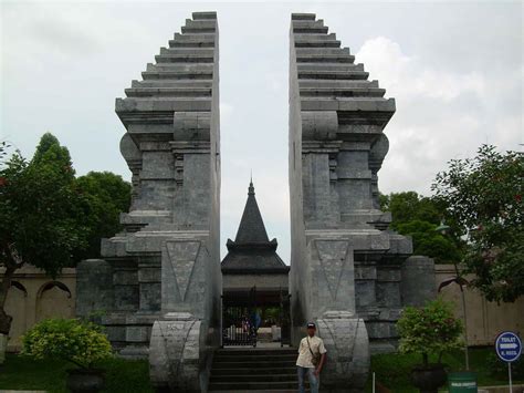 Melihat situasi tersebut, wakil gubernur jawa barat, uu ruzhalul ulum mengundang perwakilan peternak untuk menyampaikan keluh kesahnya di hadapan perwakilan tiga kementerian sekaligus. Little Story of Mine: Long Weekend 23-24 Maret 2012 Part 1 ...
