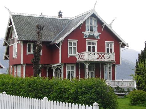 Traditional Norwegian Houses Red House With Traditional Norwegian