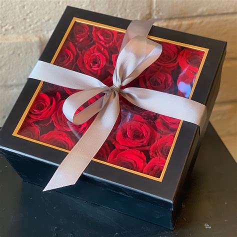 Premium 25 Roses T Box In Tustin Ca Saddleback Flower Shop