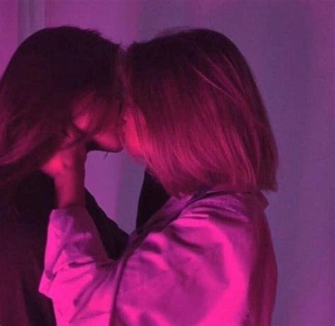 Pin By Hails On Aesthetic Lesbians In 2020 Cute Lesbian Couples Couple Aesthetic Lesbian Couple