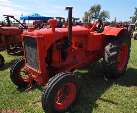 Allis Chalmers U Tractor Photos Information