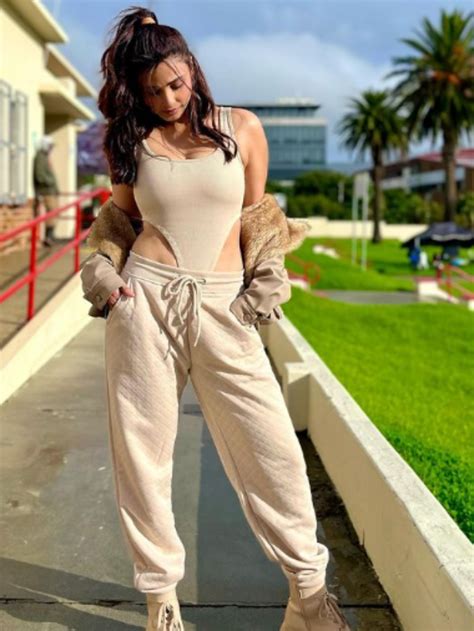 Daisy Shah S Monokini Inspired Outfit Raises The Cape Town Temperatures