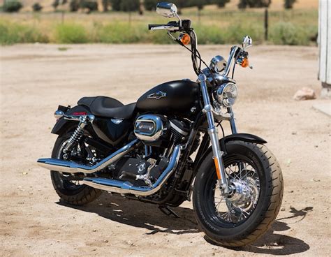This big xl is a middleweight cruiser. Harley-Davidson XL Sportster 1200 Custom CB 2015 - Fiche ...
