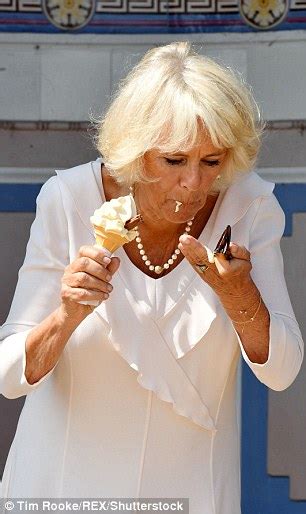 Camilla Joins Dame Judi Dench For An Ice Cream On The Isle Of Wight Daily Mail Online