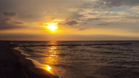 Sunset At Baltic Sea 4k Ultra Hd Wallpaper Hintergrund 4000x2248