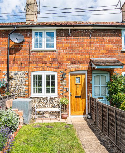 Flint Cottage 27gbl Suffolk Secrets