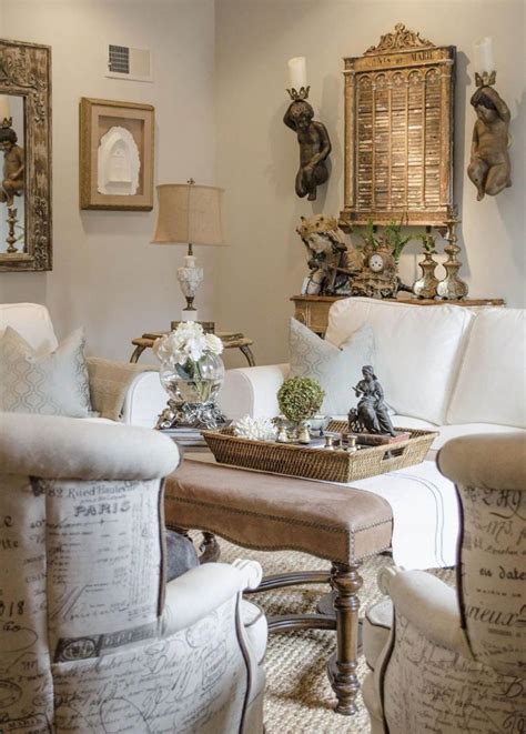 National geographic ranked the following cities, towns, counties and metropolitan areas as 10 of the happiest places in the united states. 80+ Remarkable French Country Living Room Design Ideas ...