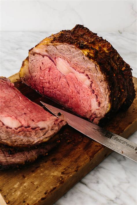 This Is The Best Prime Rib Recipe With A Garlic Herb Crust The Perfect Holiday Standing Rib