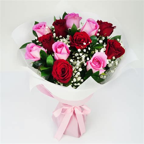 Online Pink And Red Roses Grand Bouquet T Delivery In Uae Ferns N