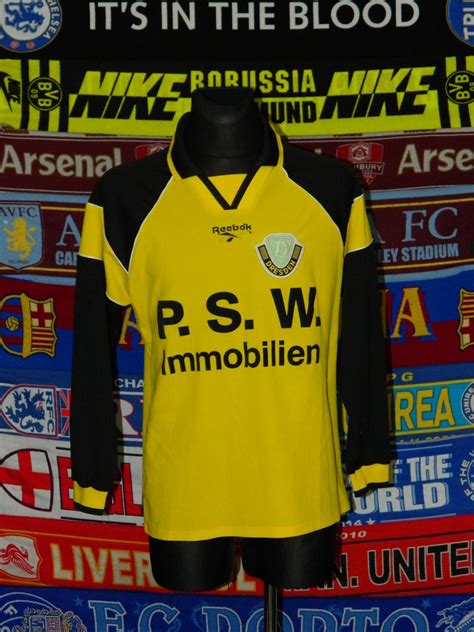 An spieltagen hat der fanshop ab 10 uhr bis. Dynamo Dresden Home football shirt 1998 - 2001.