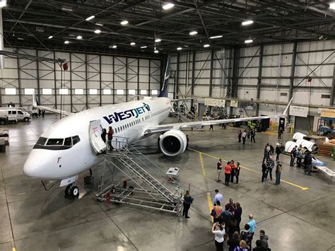 Westjet Unveils Canadas 1st Boeing 737 Max
