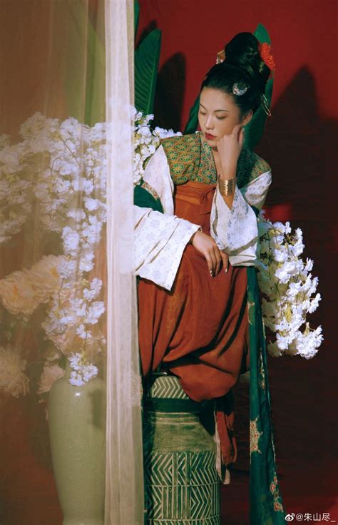 Pin By Yt Xie On 素材——国风 In 2022 Traditional Outfits Chinese