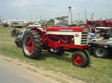 Farmall 560 Gas International Tractors Classic Tractor Tractors