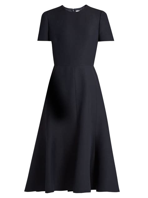 fluted wool and silk blend crepe midi dress valentino matchesfashion mid calf dresses