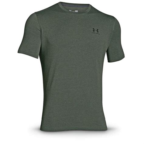 Die under armour shirts sind echt cleveres funktionsshirts, die du ganz vielfältig einsetzen kannst. Under Armour Men's Charged Cotton Sportstyle T-Shirt ...