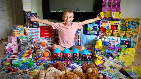 7 Year Old Who Beat Cancer Donates Money Toys To Childrens Hospital