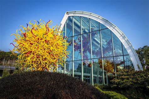 Dale Chihuly Pioneering Glass Artist And Seattle Icon Is Building A Major Legacy Artsy