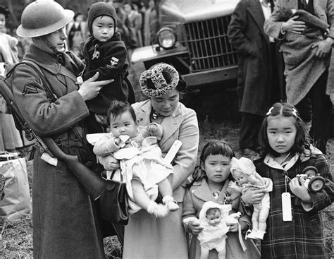 22 chilling pictures of life at japanese internment camps artofit