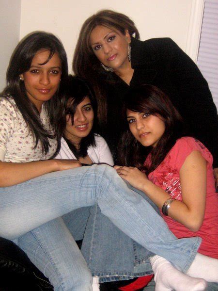 Fun Maza New Arab Indian And Pakistani Desi Teen Masti Girls Photos